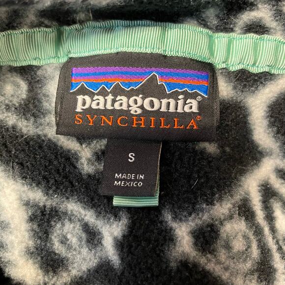 Patagonia Big Fish Ikat Print Synchilla Fleece Pullover Black White Hot Pink S - Picture 6 of 8